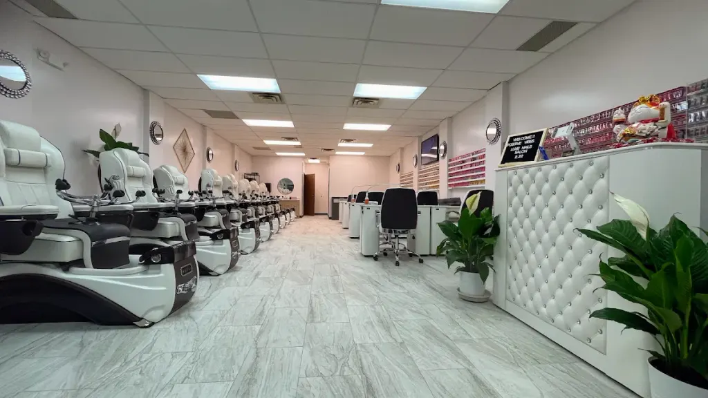 Luxe Nails Salon — Nail salon in Mankato